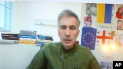 მიხეილ სააკაშვილი ერთ-ერთ ბოლო სასამართლო სხდომაზე კლინიკა "ვივამედიდან" დისტანციურად ჩართვის დროს