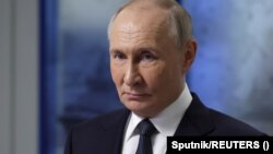 Напередодні видання Financial Times із посиланням на три джерела повідомило, що президент Росії Володимир Путін запропонував зупинити бойові дії в Україні на поточній лінії фронту