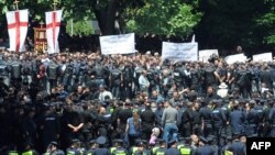 В 2014 году грузинские правозащитники довольно часто фиксировали действия дискриминационного и даже насильственного характера по отношению к представителям иных вероисповеданий со стороны религиозного большинства