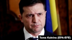 Зеленський пропонує переписати Конституцію