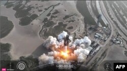پرتاب یک موشک استارشیپ از پایگاه «استاربیس» تگزاس. ششم خرداد