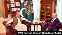 Zalmay Khalilzad met Pakistan’s foreign minister Shah Mehmood Qureshi in Islamabad 