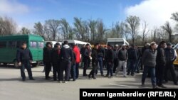 Акция протеста водителей маршрутных такси. Бишкек, 2 апреля 2018 года.