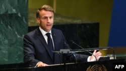 Президент Франції Еммануель Макрон виступає під час саміту Організації Об'єднаних Націй з питань палестинців у штаб-квартирі ООН у Нью-Йорку, 22 вересня 2025 року