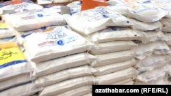 Запасы муки в супермаркете Камиль, Ашхабад (Иллюстративное фото)  