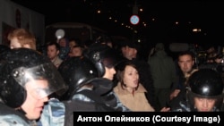 Ошӯби зидди муҳоҷирон дар минтақаи Бирюлёвои Маскав дар таърихи 13-уми октябр. Акс аз бойгонӣ.