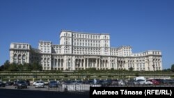 Noile restricții introduse în București sunt valabile peste incidența de 2 la mia de locuitori. Dacă rata infecțiilor va trece de 3 la mie, regulile se vor schimba. Palatul Parlamentului- imagine generică
