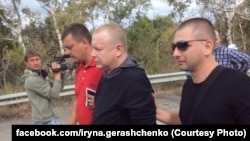 Володимир Жемчугов (у центрі кадру)