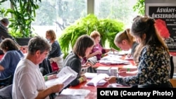 Szavazatszámlálás 2021. szeptember 30-án. 