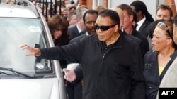 Muhamed Ali sa suprugom Jolandom 2009.