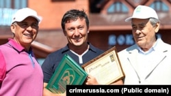 Равиль Зиганшин (по центру) с Рустамом Миннихановым и Минтимером Шаймиевым. Архивное фото