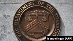 «Ми продовжуватимемо спрямовувати санкції на військову машину Путіна з усіх боків, поки ця безглузда війна не закінчиться», – прокоментувала міністерка фінансів США Дженет Йеллен