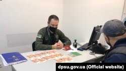 Громадянин Росії прибув у «Бориспіль» рейсом з Мінська