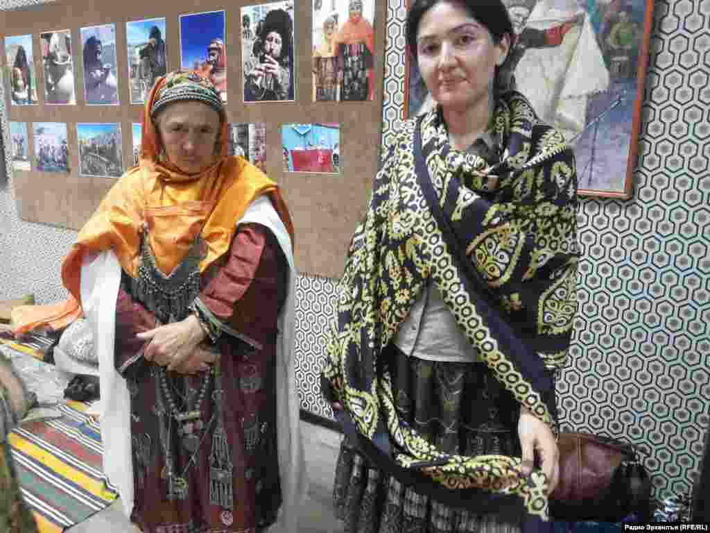 Дагъистаналъул телевидениялъул журналист Наида ХIажиева (кваранисан) Бархъалиса жиндирго ункъгIалгун.&nbsp;27Aвг2013