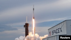 Axiom Mission 2 з 4 членами екіпажу до Міжнародної космічної станції стартує з космічного центру Кеннеді, 21 травня 2023 року 