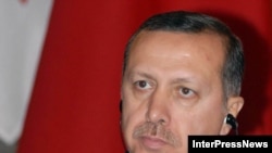 رجب طيب اردوغان گفت خواهان اصلاح قانون اساسی خواهد شد به نحوی که امکان انتخاب رييس جمهور با رای مستقيم مردم وجود داشته باشد