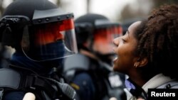 Protesti u Bruklin centru zbog ubistva Afroamerikanca Dontea Rajta (Daunte Wright)