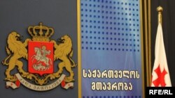 Вполне возможно, что будущей весной Национальное движение пойдет на выборы, так и не сказав, кого оно – в случае победы – сделает своим премьером (имеется в виду сильный премьер, который сменит уходящего президента, а не слабый переходный премьер между ве