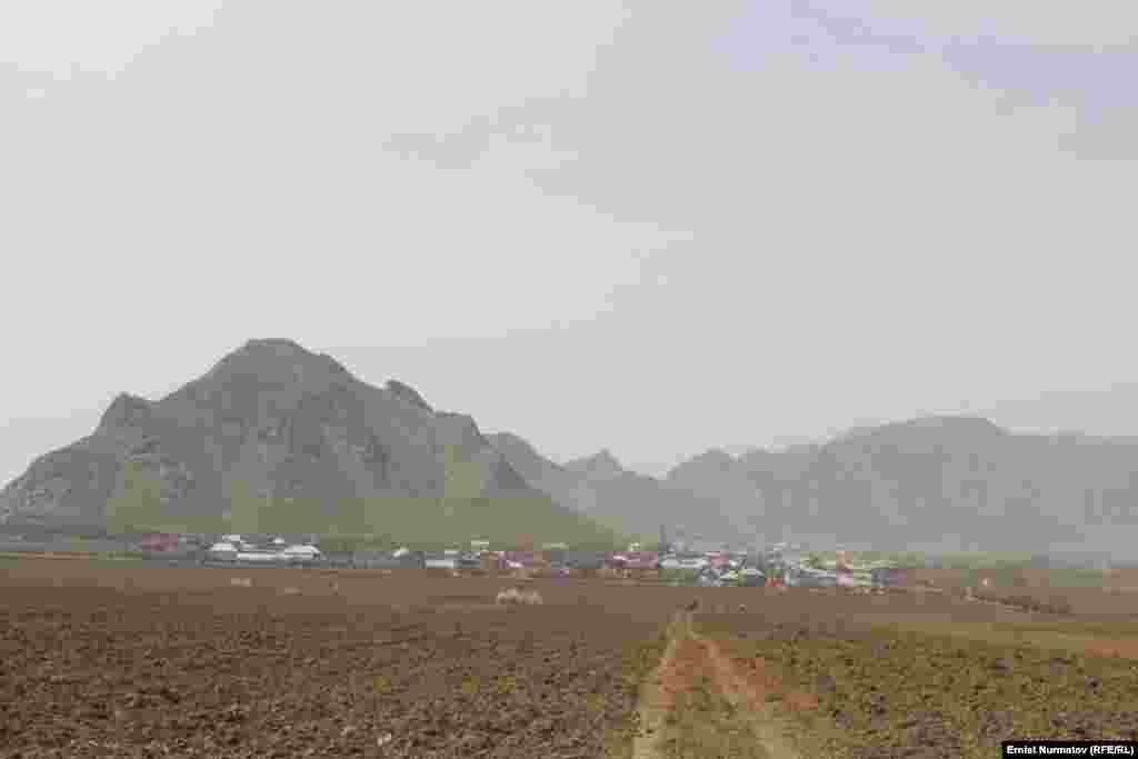 Цена на аммиачную селитру, поставляемую из Узбекистана, составляет 19-20 сомов за 1 кг, из Казахстана – 20-21 сом/кг и из России - 22-24 сом/кг