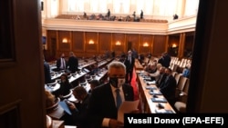 Решението беше прието единодушно от депутатите