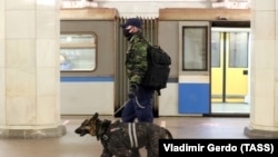 Москвадагы метролордун бири. 