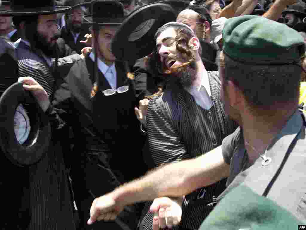 Protesti u Jerusalimu, 16.06.2010. Foto: AFP / Rod Lamkey 