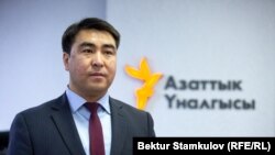 Жанар Акаев.