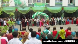 Последний звонок. Туркменистан (иллюстративное фото) 