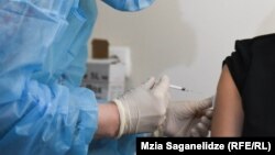 До листа очікування вакцинації вже записались понад 360 тисяч людей