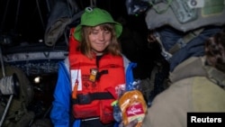 МЗС Ізраїлю опублікувало фото з активісткою, написавши, що вона «у безпеці й гарному настрої»