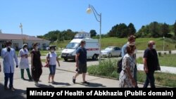 Помощь абхазским врачам оказывает группа российских специалистов, прибывшая в Абхазию на этой неделе