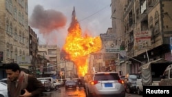 Йемендин борбор шаары Санадагы Израилдин соккусу.
24-август, 2025-жыл.