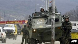 Španski vojnici iz sastava Kfora u Kosovskoj Mitrovici