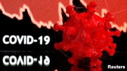 Američke obavještajne agencije podijeljene su oko toga je li je mogući izvor smrtonosnog virusa curenje iz laboratorija ili prelazak sa životinja.