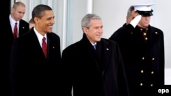 США - Новобраний президент Барак Обама та Джордж Буш вирушають з Білого дому на президентську Церемонію інавгурації, яка має відбудетися на Капітолійскій площі у Вашингтоні, Округ Колумбія, 20 січня 2009 р.