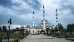 “Дин аркылуу башка адамдарды жакшы көрө баштадым”