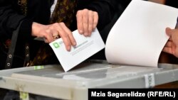 Грузиядагы добуш берүү. 