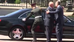 Офіційна церемонія зустрічі Януковича і Лукашенка