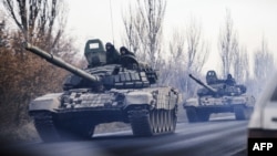 Колона військової техніки сепаратситів біля міста Шахтарськ, 10 листопада 2014 року