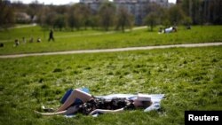 Povjerenje javnosti u sistem mora se povećati tako da žene vjeruju da će prijavljivanje incidenata seksualnog uznemiravanja stvoriti promjenu i da će se prijave tretirati anonimno.