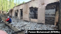 Разрушенное здание в поселке Сомониен, Исфара. 2 мая 2021