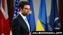 «Ми не будемо змушувати людей проходити обов’язкову військову службу проти їхньої волі», – сказав міністр Марко Бушман