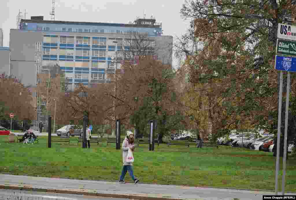 Пам&#39;ятник засновнику Радянського Союзу Володимиру Леніну в празькому районі Дейвіце, сфотографований у 1981 році. Статую відкрили в 1972 році, а знесли її в 1990 році після Оксамитової революції 1989 року, яка повалила комуністичне правління в тодішній Чехословаччині. Основа статуї у формі трампліну була популярною серед скейтбордистів, доки її не прибрали в 2007 році, а простір не засіяли травою