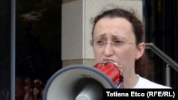 Inga Grigoriu la protestele de la Chișinău