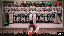 Hidzsáb a sisak alatt: egyre jobban szerepel az iráni női jégkorong