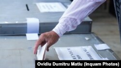 Alegerile europarlamentare au fost câștigate de PNL, cu 27%, urmat de PSD cu 23% și USR-PLUS cu 22%.