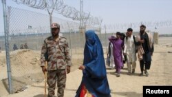 Pikë kufitare mes Afganistanit dhe Pakistanit.