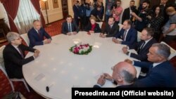 Liderii PSRM şi PDM la consultările de la președinție