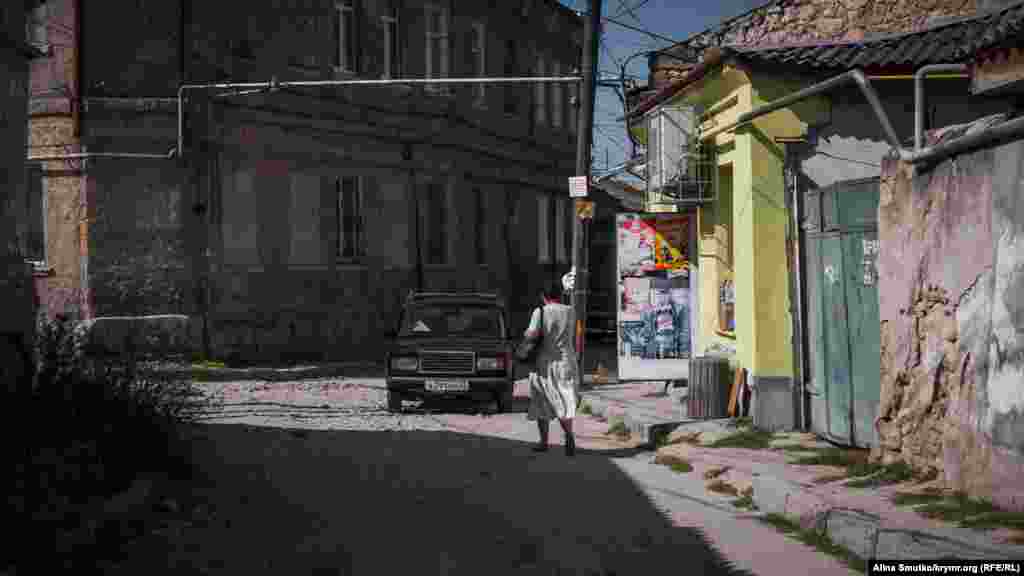 У старому центрі Сімферополя живе приблизно 50 тисяч кримчан. Незважаючи на всі історичні потрясіння, він усе ще стоїть, як і сотні років тому