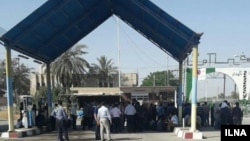 سندیکای کارگران شرکت نیشکر هفت‌تپه می‌گوید: بیش از یک هزار تن در اعتصاب و اعتراض شرکت داشتند.